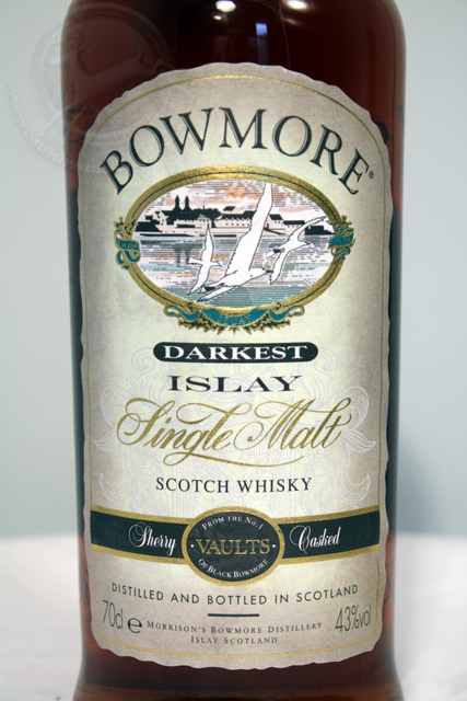Bowmore Darkest front detailed image of bottle