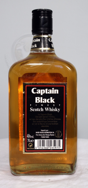 Captain Black image of bottle