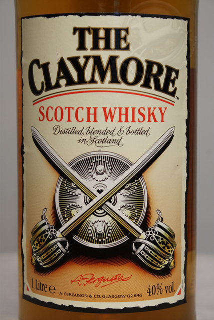 The Claymore front detailed image of bottle