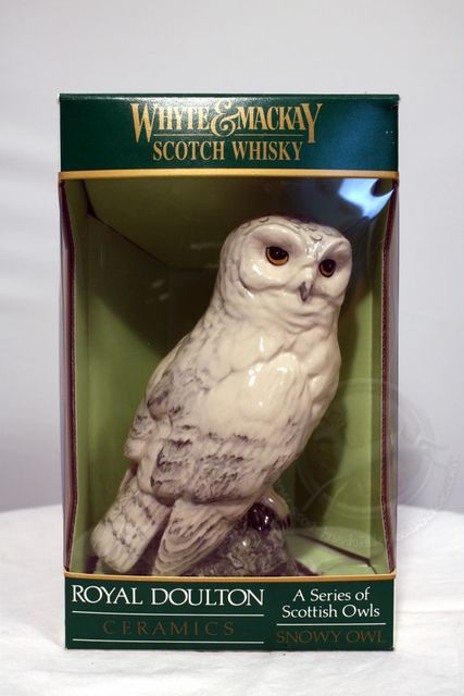 Snowy Owl Decanter front image