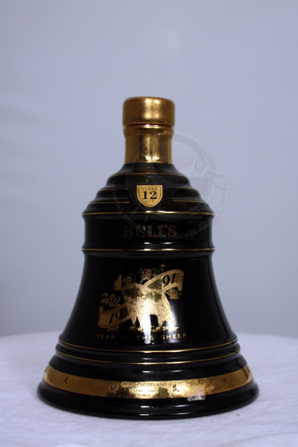 Bells Decanter : Year of the sheep 1991 front image