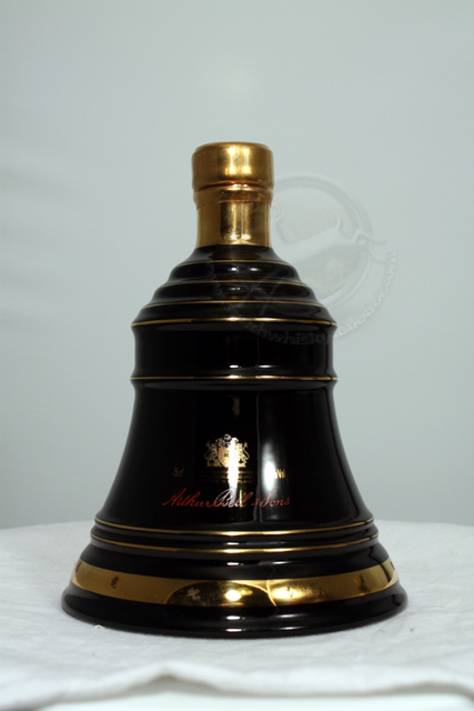 Bells Decanter : Year of the sheep 1991 image of bottle