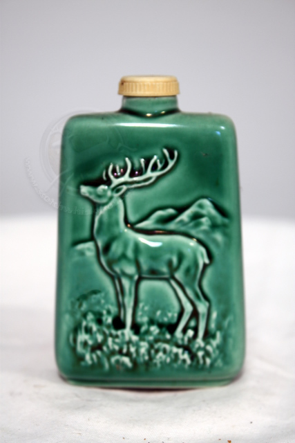 Beneagles sportsmans flask : red deer miniature image of bottle