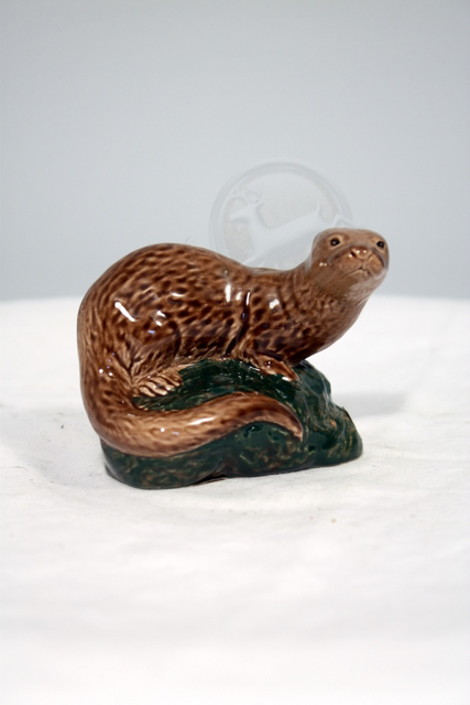 Otter Miniature front image