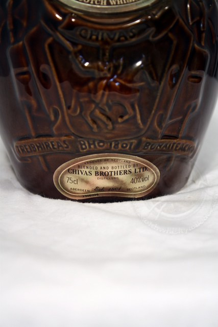 Royal Salute front detailed image of bottle