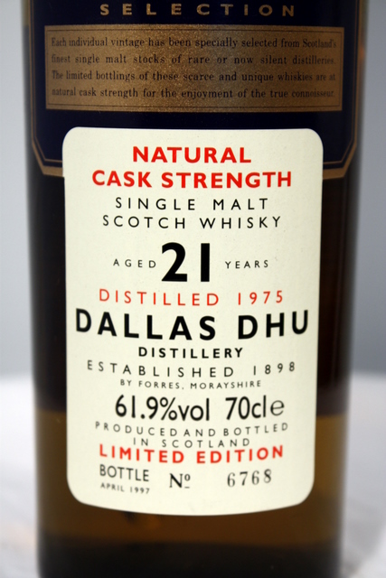 Dallas Dhu 1975 front detailed image of bottle
