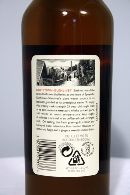 Dufftown_glenlivet 1975 rear detailed image of bottle
