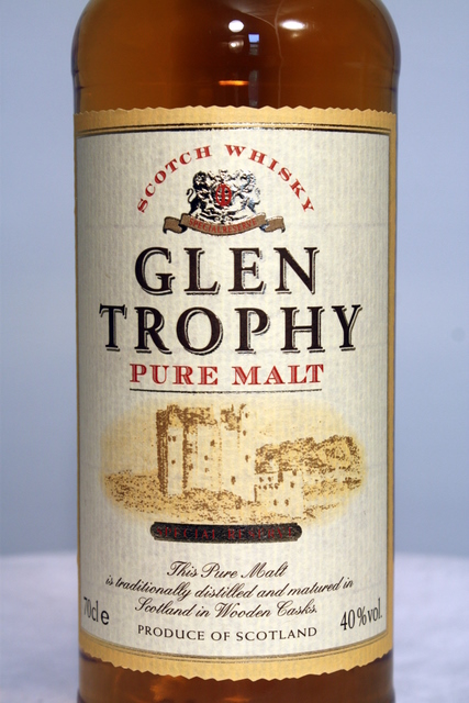Glen Trophy front detailed image of bottle