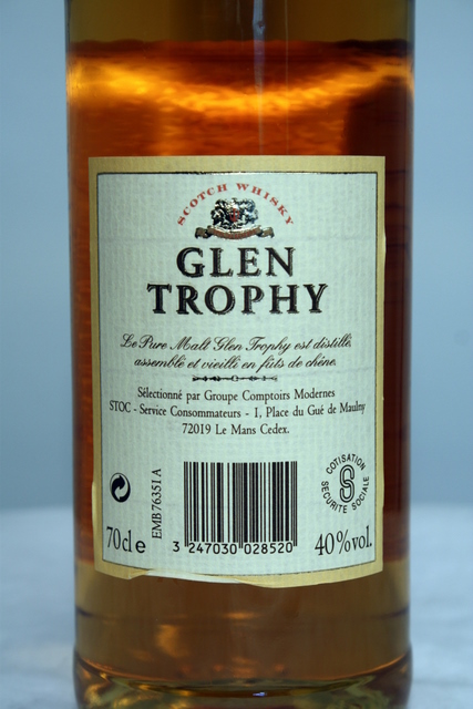 Glen Trophy rear detailed image of bottle