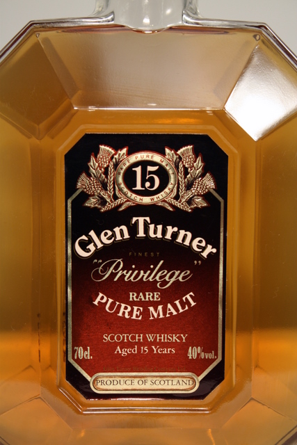 Glen Turner front detailed image of bottle