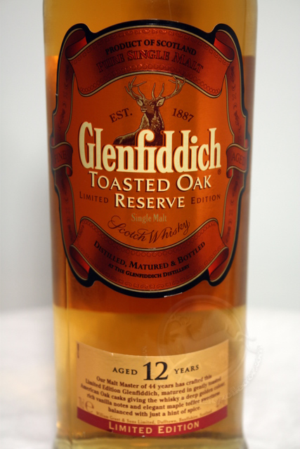 Glenfiddich Toasted Oak Reserve front detailed image of bottle