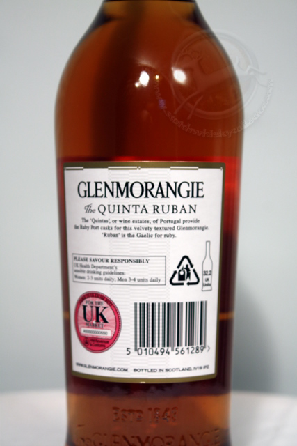 Glenmorangie Quinta Ruban rear detailed image of bottle