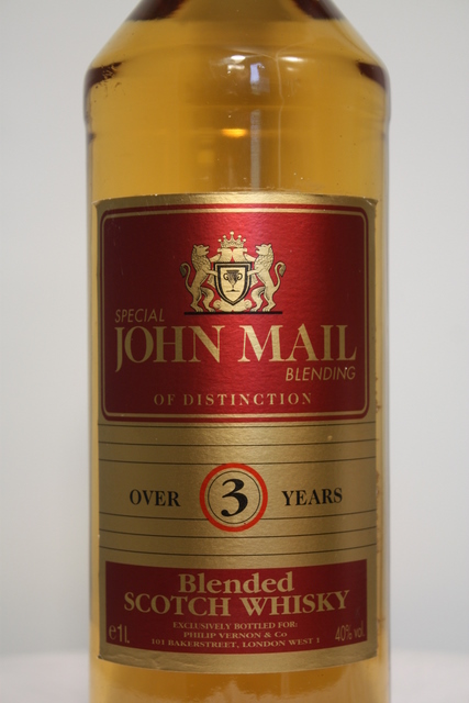 Special John Mail front detailed image of bottle