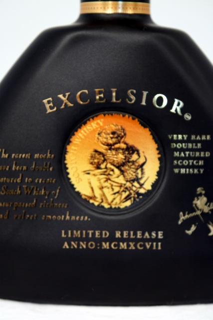 Excelsior front detailed image of bottle