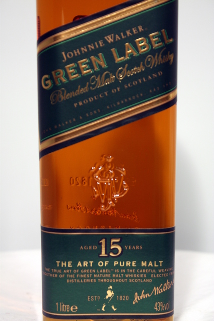 Johnnie Walker Green Label front detailed image of bottle