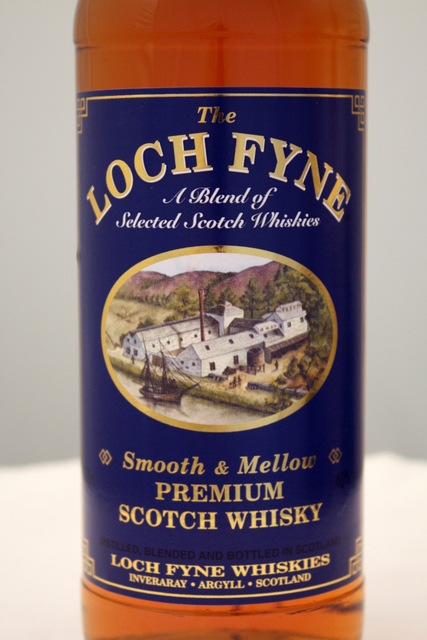 Loch Fyne front detailed image of bottle