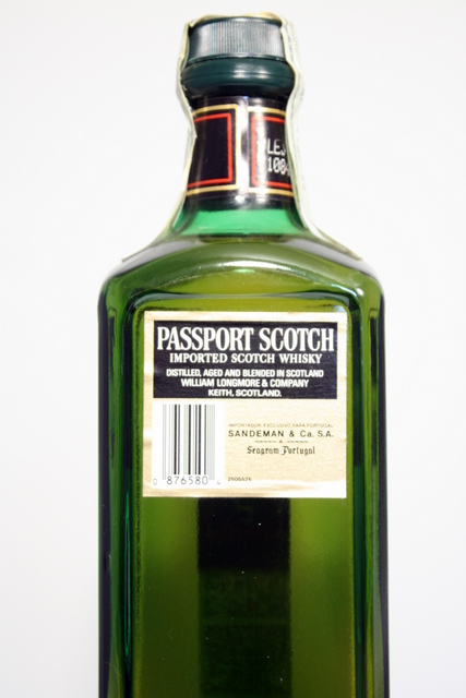 Passport rear detailed image of bottle
