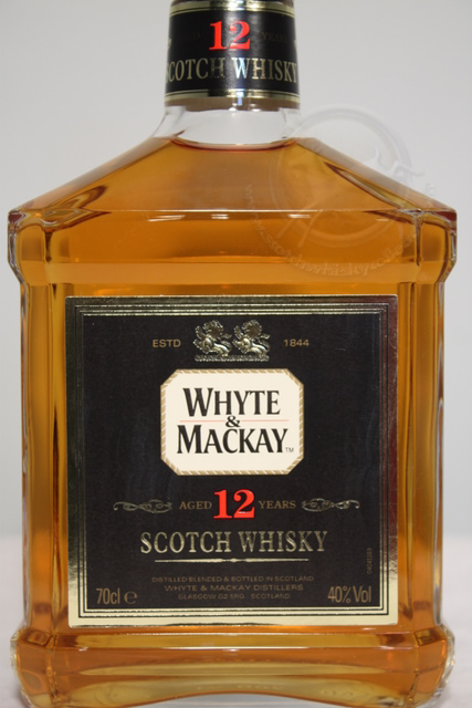 Whyte and Mackay front detailed image of bottle