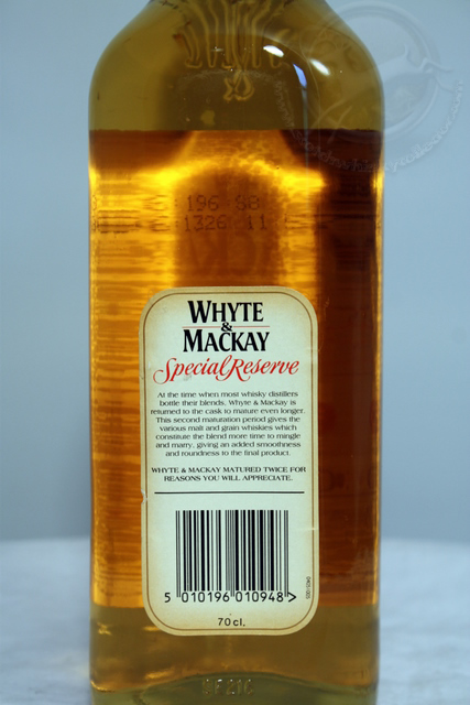 Whyte and Mackay Special Reserve rear detailed image of bottle