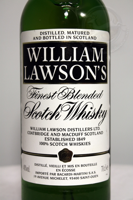 William Lawsons Finest Blended front detailed image of bottle